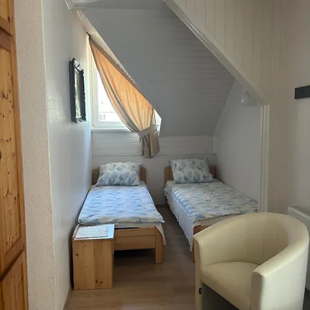 Otto Vendeghaz Apartment *